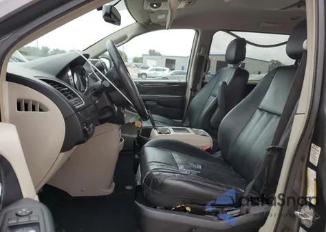 2016 Chrysler Town & Country Touring z USA, uszkodzony, nr VIN 2C4RC1BGXGR301003